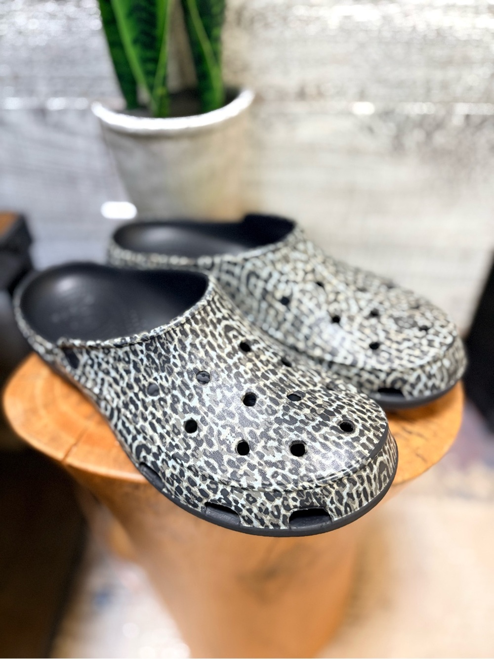 CROCS | "Freesail" Leopard Animal Print Slip-On Clogs - Women's 10, Tan/Gray